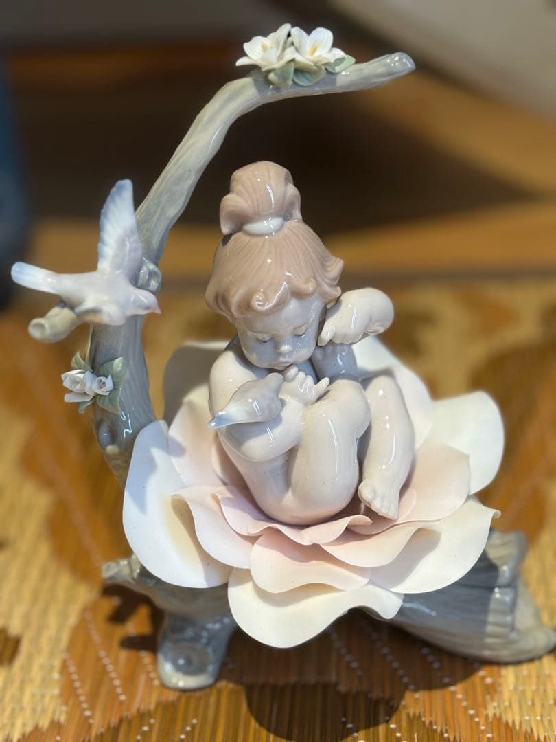 【LLADRO】春に生まれた　絶版品　専用箱付き LLADRO（リヤドロ） 並行輸入品 春の輝き 05898 : ブランド洋食器 ル