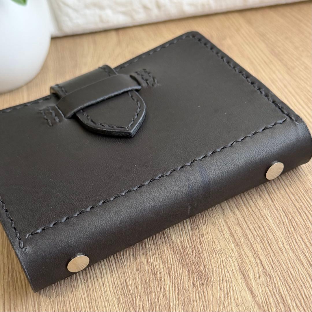 にこにこママページ【ヌメ革】M５システム手帳　ひねり錠　ブラック＆カウ柄