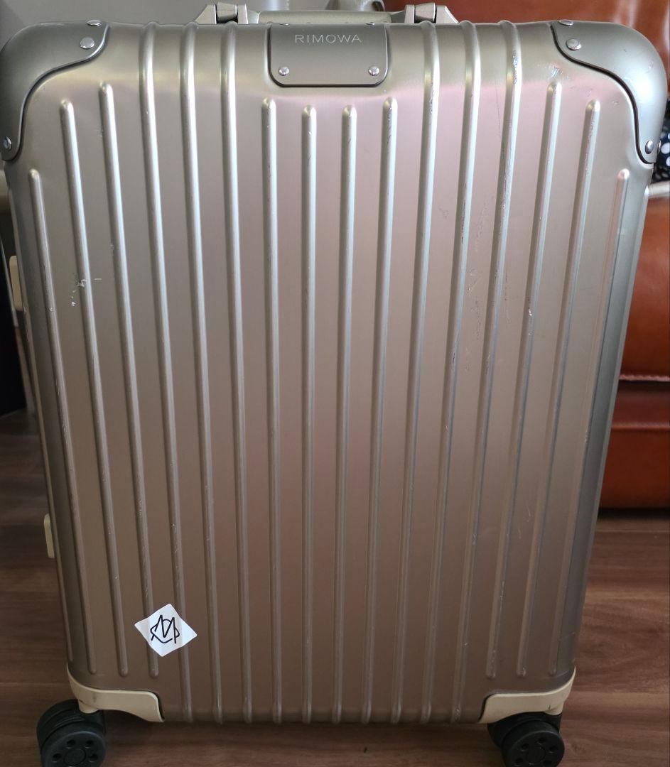 RIMOWA 機内用キャリーケース 機内持ち込みサイズ | ハイエンド ハードシェル キャリーオン スーツ