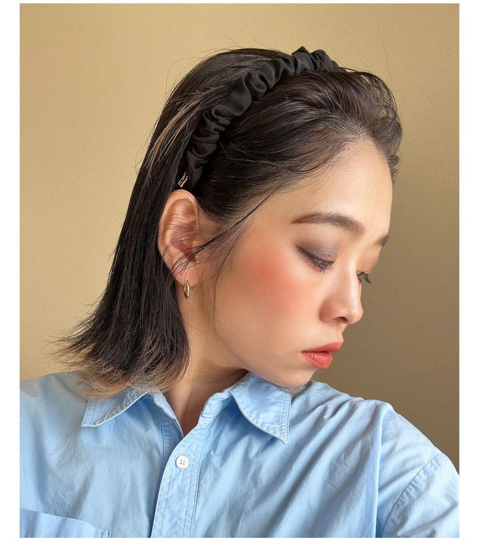 リアクタントのフリルデザイン 黒 カチューシャ