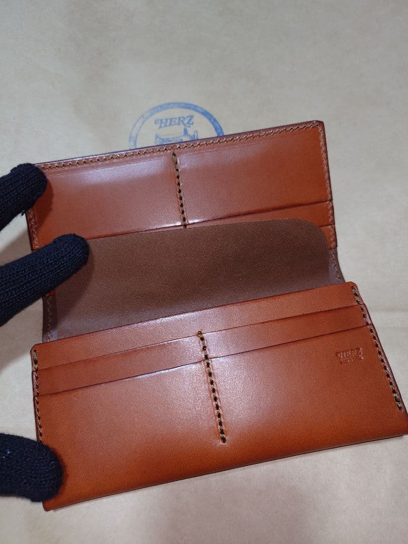 ヘルツ フラップロングウォレット