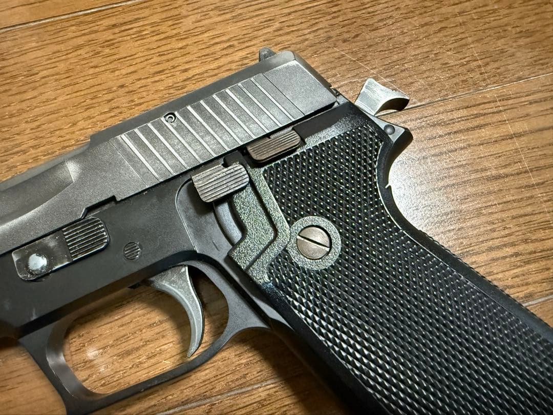 タナカ ガスガン 陸上自衛隊 9mm拳銃 P220IC 予備マガジン付き タナカ