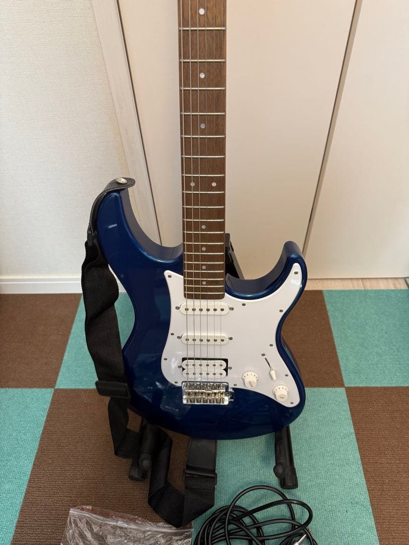 YAMAHA PACIFICA012 エレキギター　ブルー YAMAHA PACS+12 SB (スパークルブルー) エレキギター Pacifica