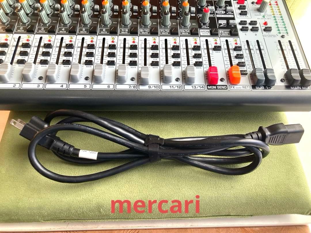 BEHRINGER XENYX X1832 USB 16ch アナログミキサー