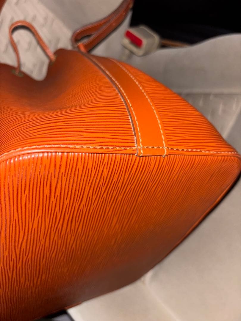 ルイヴィトン　エピ　オレンジ レザー バケツ型 ショルダーバッグ