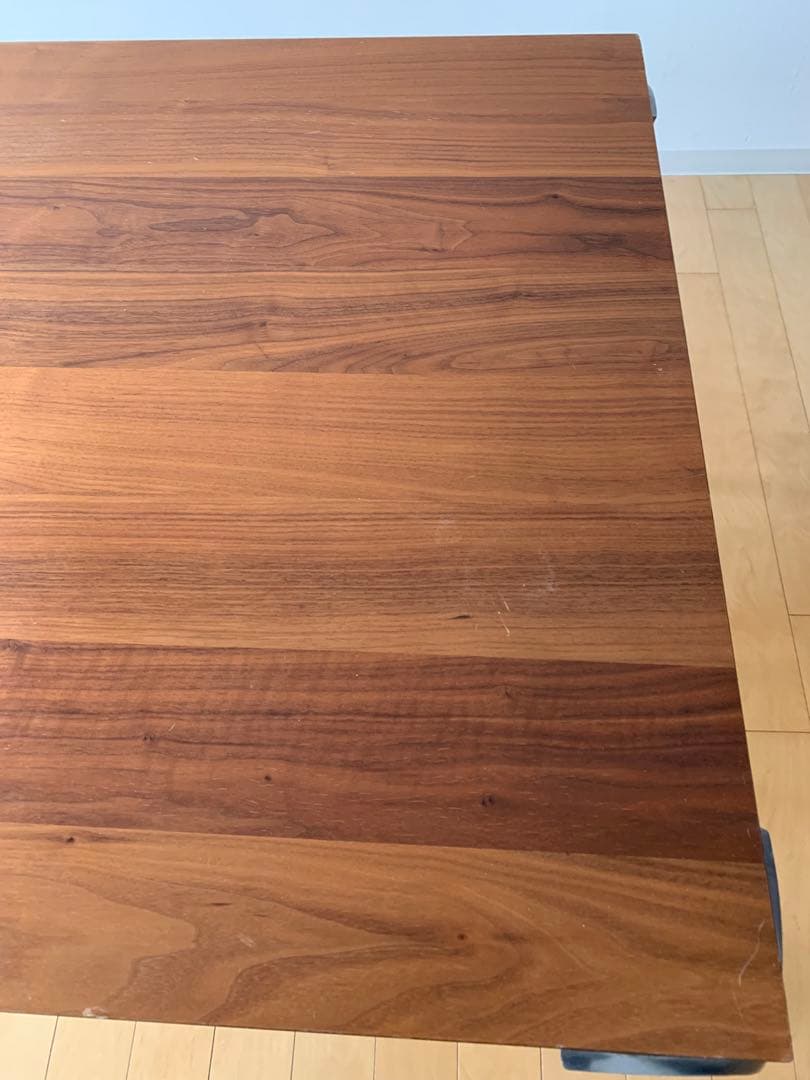 ボーコンセプト　ダイニングテーブル