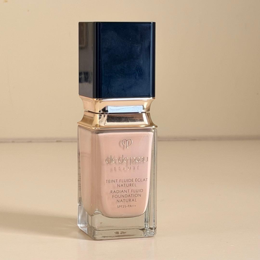 クレ・ド・ポー ボーテ タンフリュイドエクラ ナチュレル ファンデーション　00