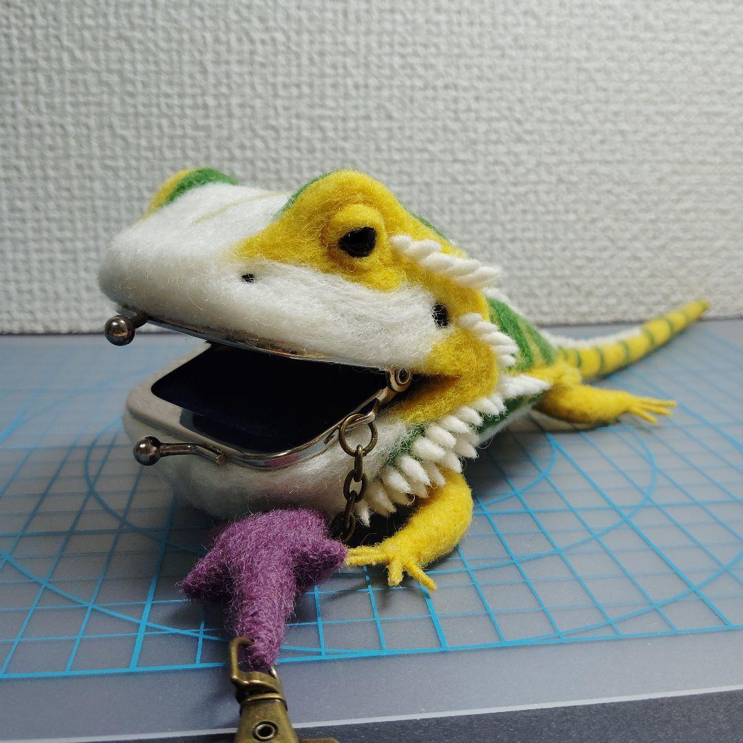 羊毛フェルト　がま口ホルダー　ハンドメイド