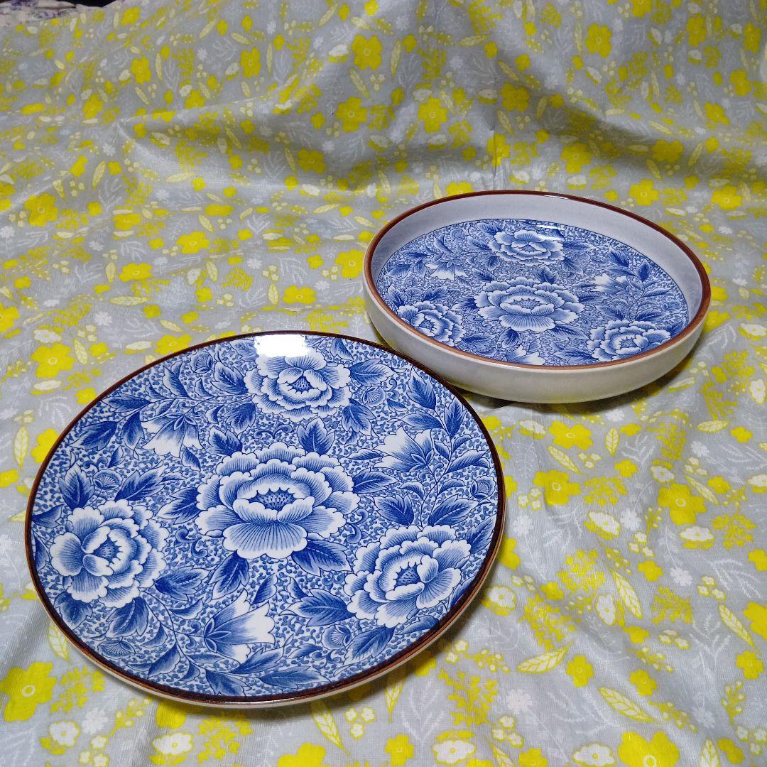 青い花柄牡丹の陶器 大皿セット 平皿 深皿2枚セット - メルカリ