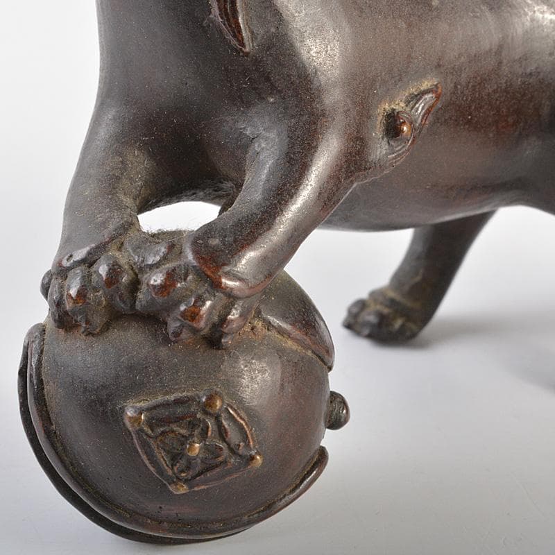 中国古銅宣徳銅玉乗り獅子親子鈴置物MR7409