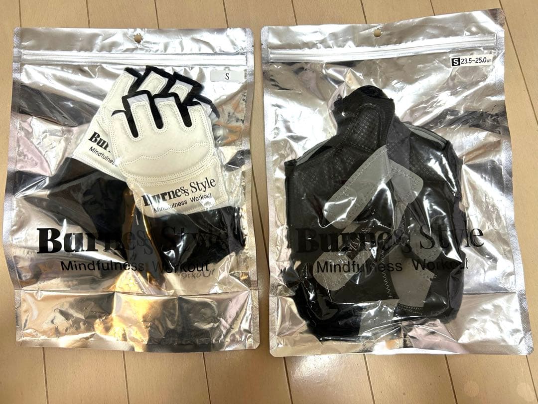 【新品未開封】LAVA キックボクシング グローブ&シューズ　2点セット 新品未開封】 LAVA 暗闇キックボクシング グローブ＆シューズ セット