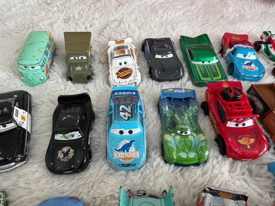 カーズ ミニカーケース ライトニング・マックイーン 約41台付き