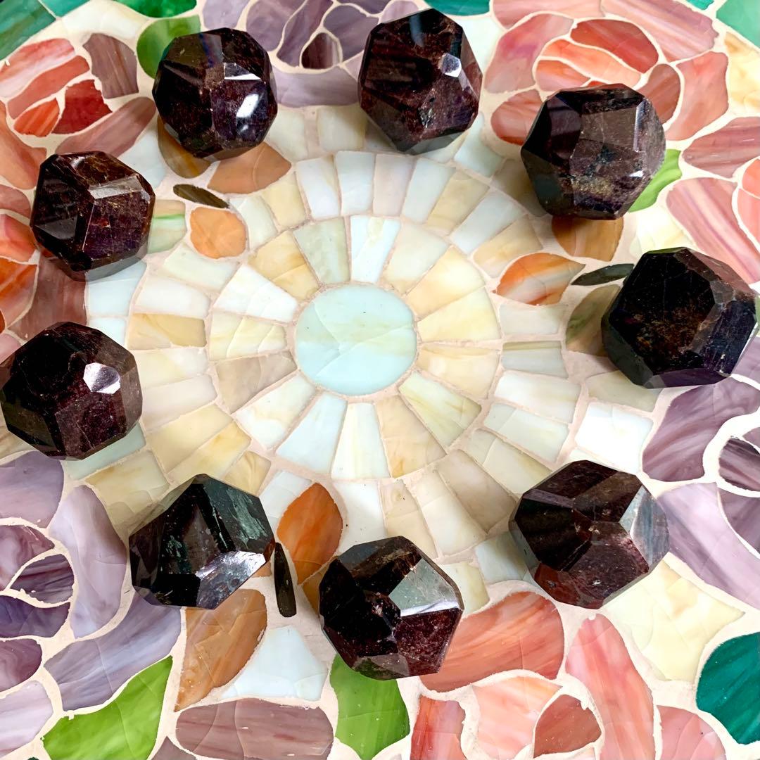 ダークレッドの12面体結晶ガーネット(Lサイズ2)ポリッシュ/置物