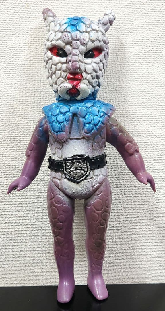 旧バンダイ ソフビ 仮面ライダー アルマジロング スタンダードサイズ 旧バンダイ ソフビ 仮面ライダー アルマジロング スタンダードサイズ