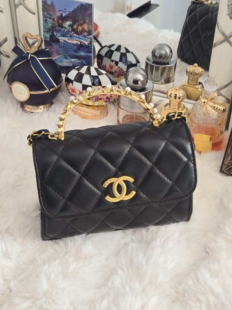 CHANEL（シャネル）ハンドル付き ミニショルダーバッグ