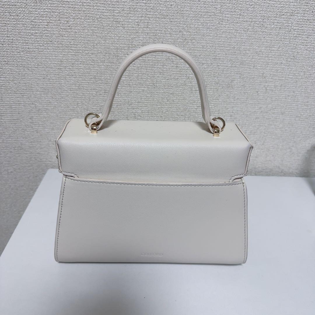 CELFORD　リュタン　ビジュースタッズポシェット（Ｍ）