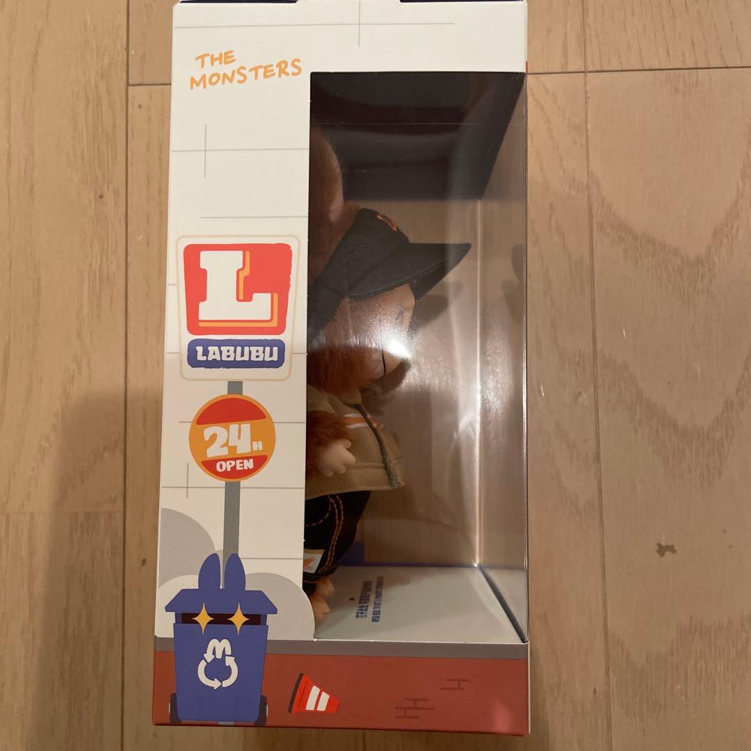 店員ラブブ THE MONSTER Wacky Mart POPUP限定