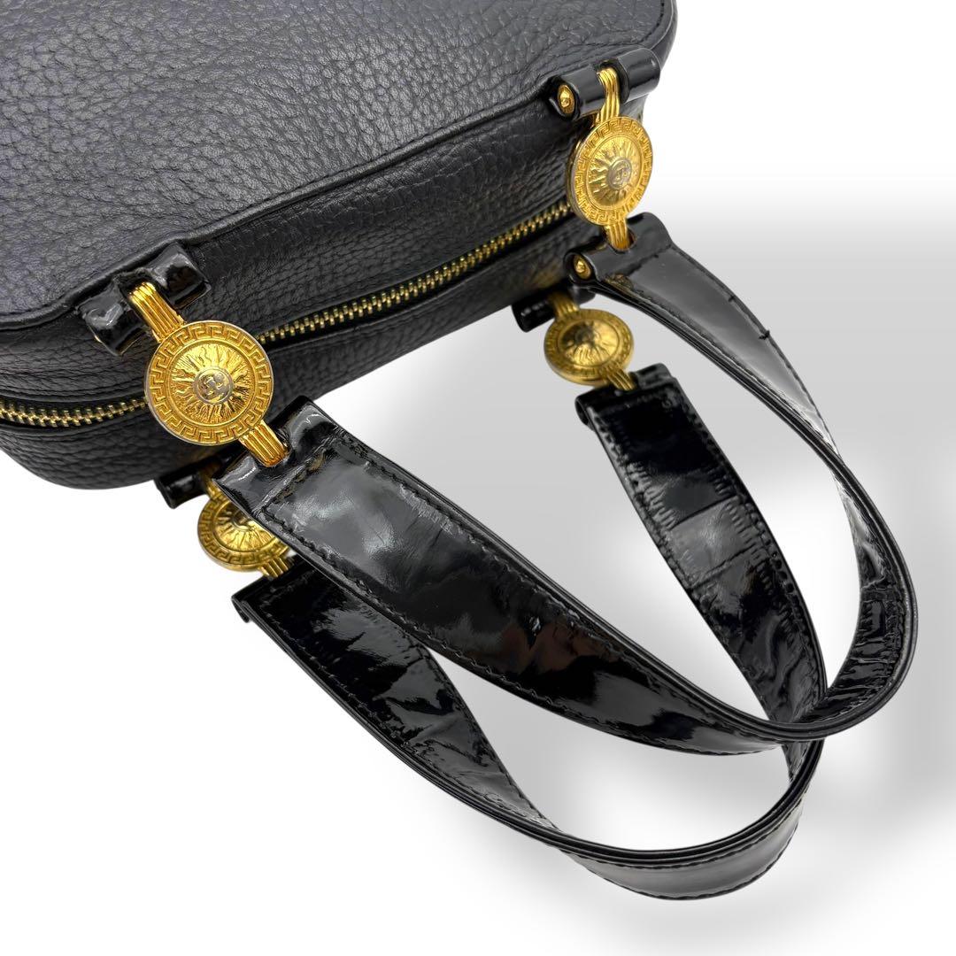 ジャンニヴェルサーチ ハンドバッグ サンバースト レザー エナメル ブラック 黒