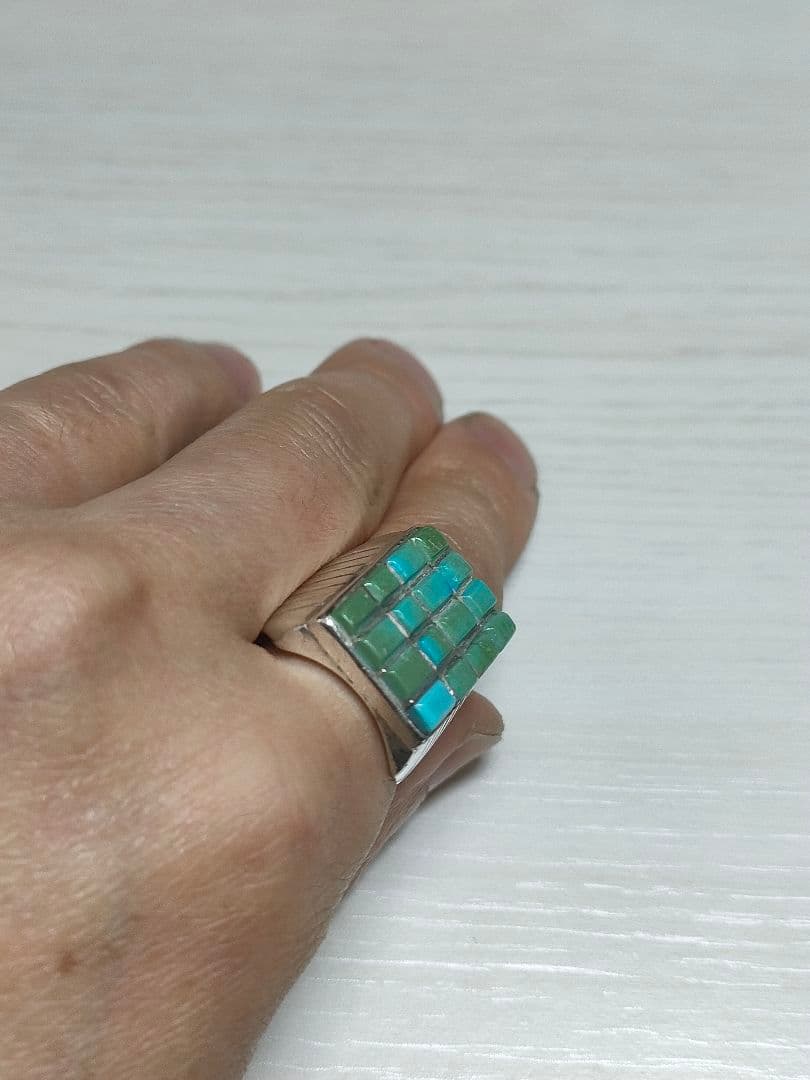 スクエアターコイズSILVERリング(ズニ族、STERLING刻印、インレイ)