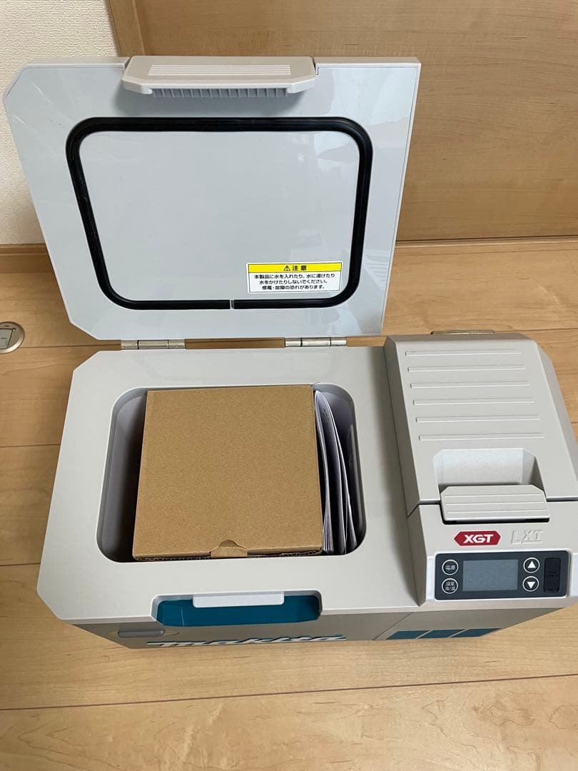 マキタ　冷温庫　CW003G 中古品