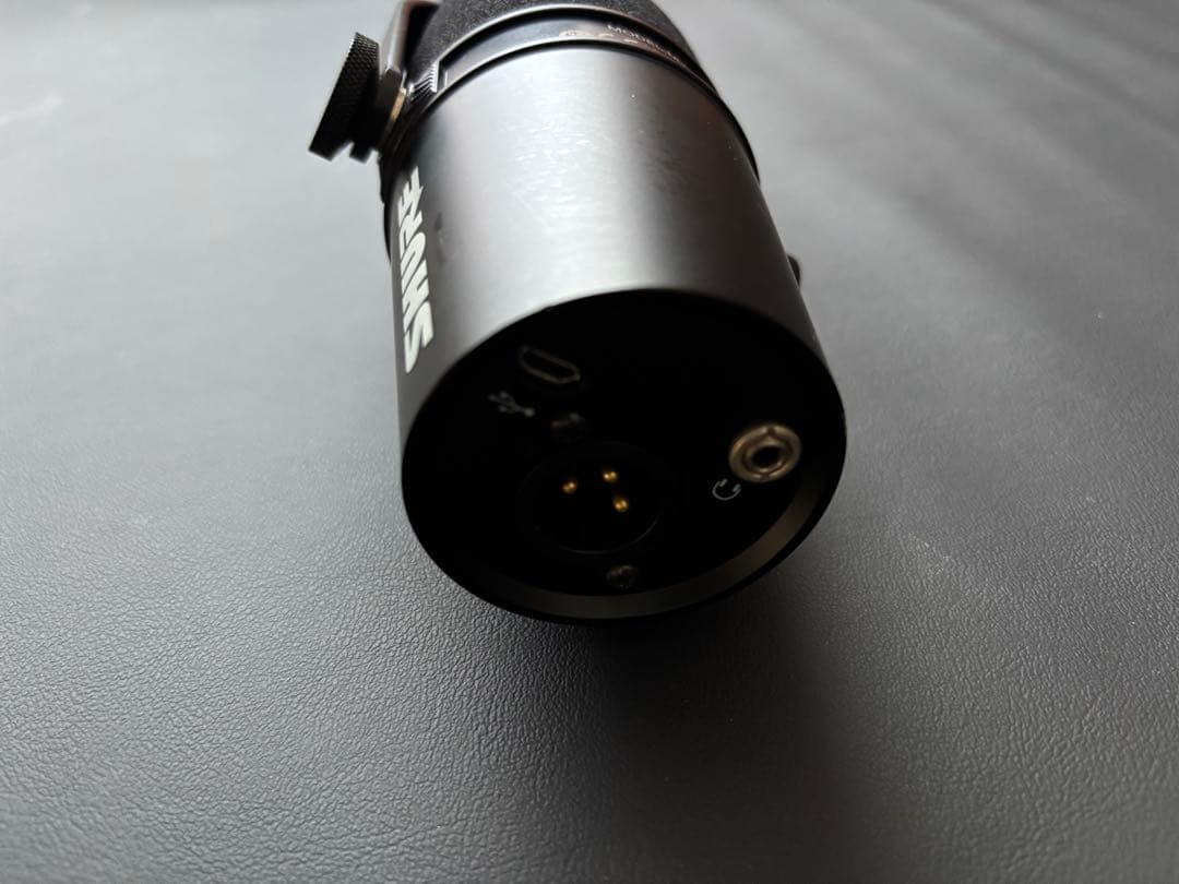 SHURE MV7 ダイナミックマイク【美品・スタンド付】