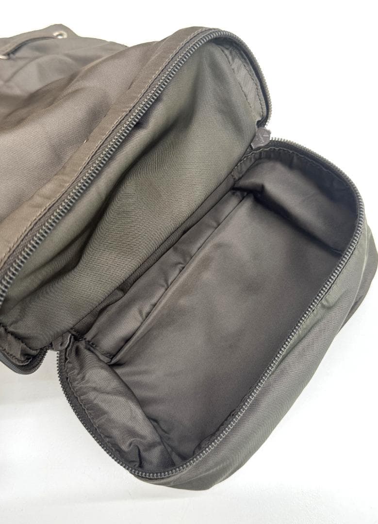 ★美品★PRADA プラダ 巾着 ポーチ 三角プレート ナイロン