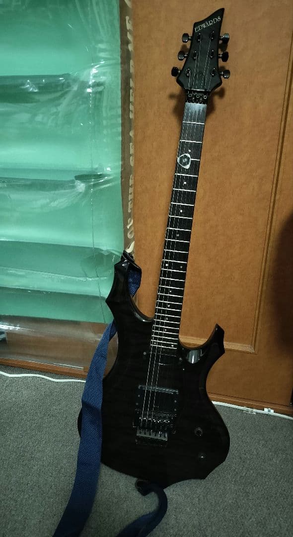 J*様 エレキギター Edwards Pierrot Aiji? ケース付 エレキギター Edwards Pierrot Aiji? ケース付 エレキギター Edwards