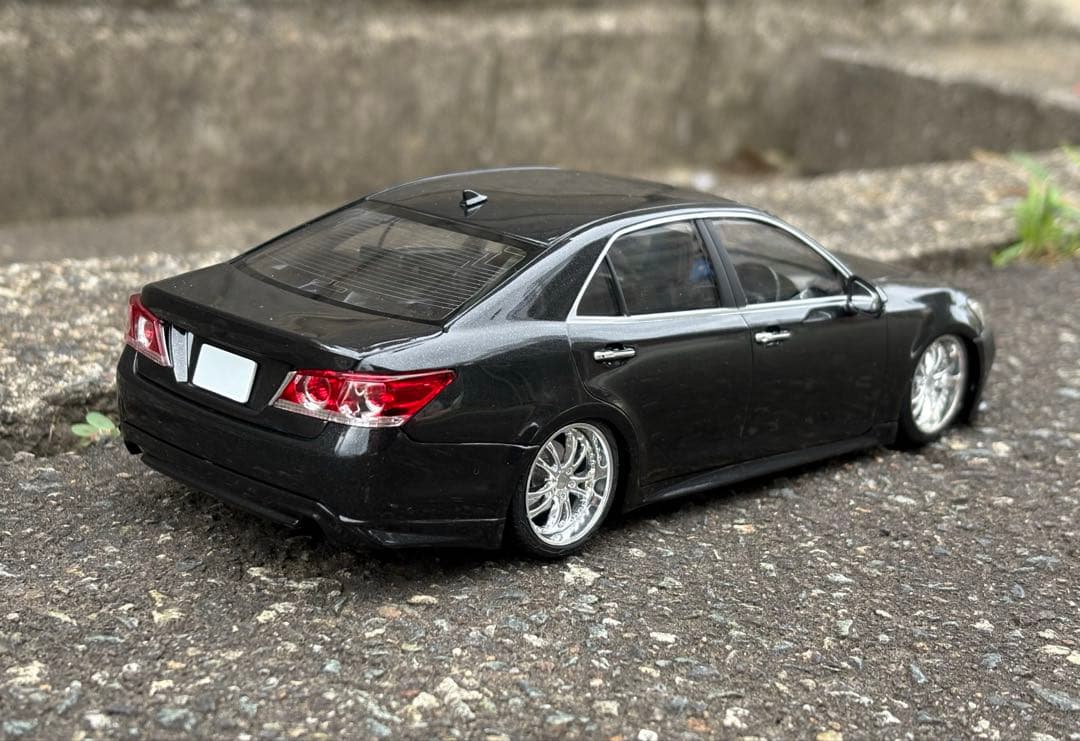 アオシマ トヨタ21クラウンアスリート プラモデル完成品 カスタム品