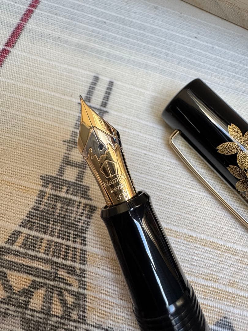 NAMIKI 万年筆沈金、桜 NAMIKI PILOT 18K 万年筆 桜 蒔絵 沈金 蒔絵