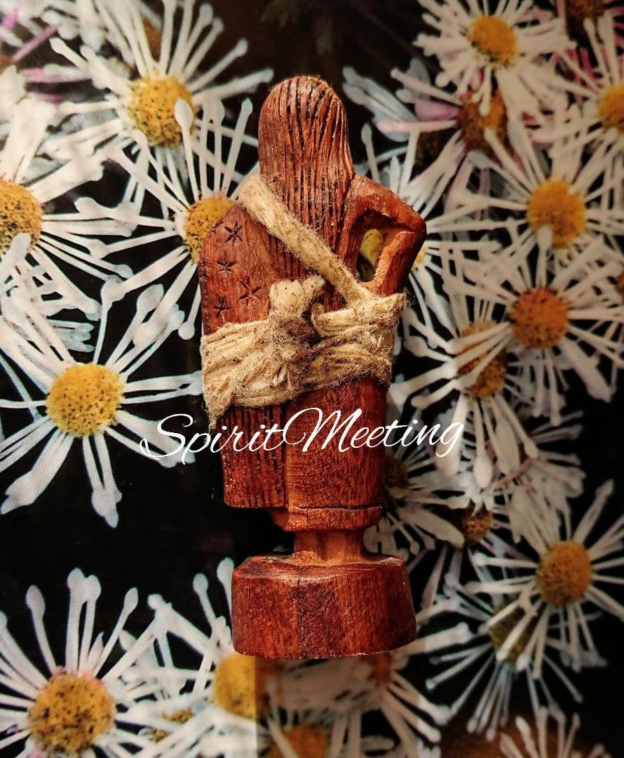 伝説の霊魔術 ポーナーンサラタン師の手彫り精霊人形 女性精霊 限定