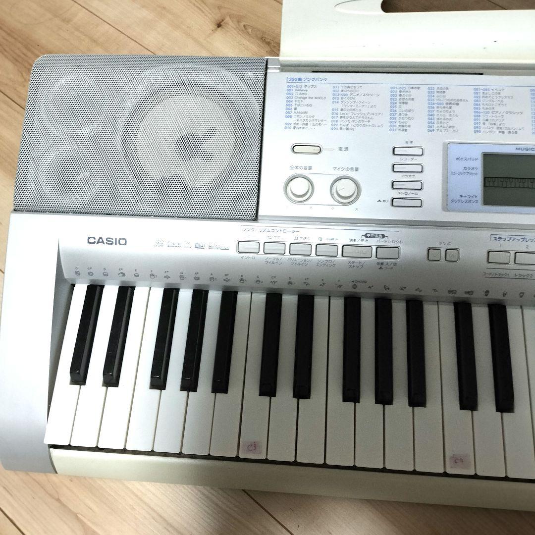 CASIO 電子キーボード 光ナビ 61鍵盤 ホワイト LK-207
