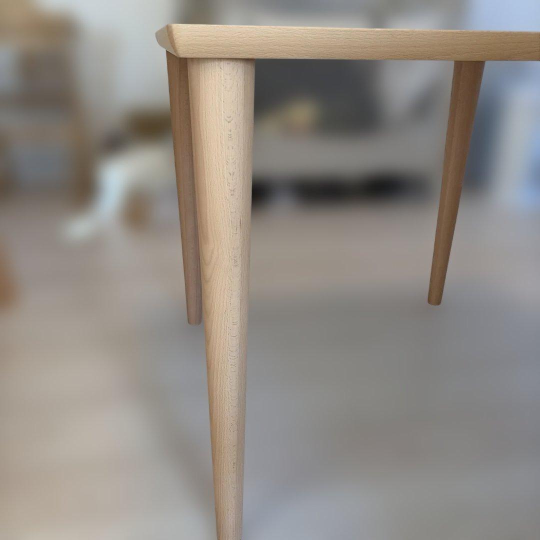 【カリモク60+】ダイニングテーブル800（ピュアビーチ） （現行品8.9万円）