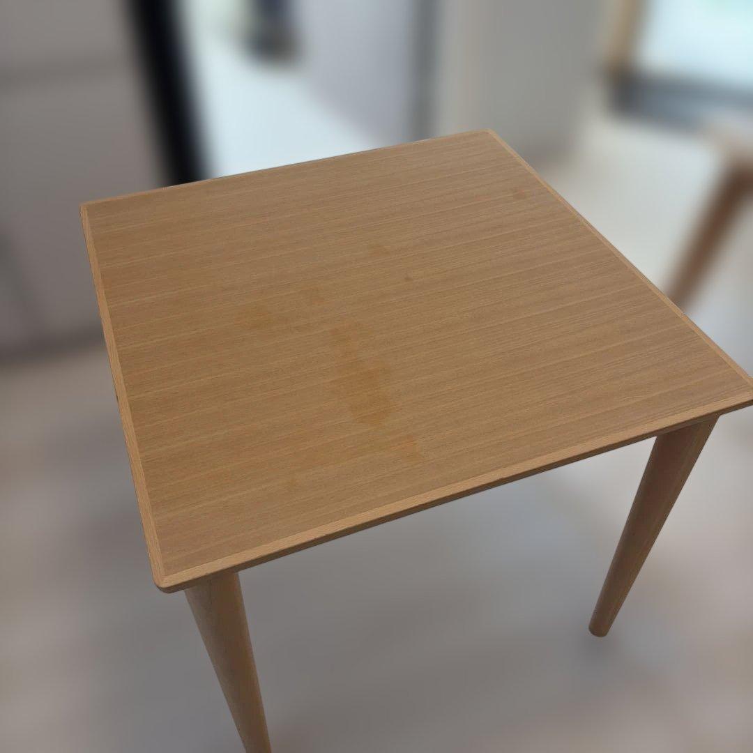 【カリモク60+】ダイニングテーブル800（ピュアビーチ） （現行品8.9万円）