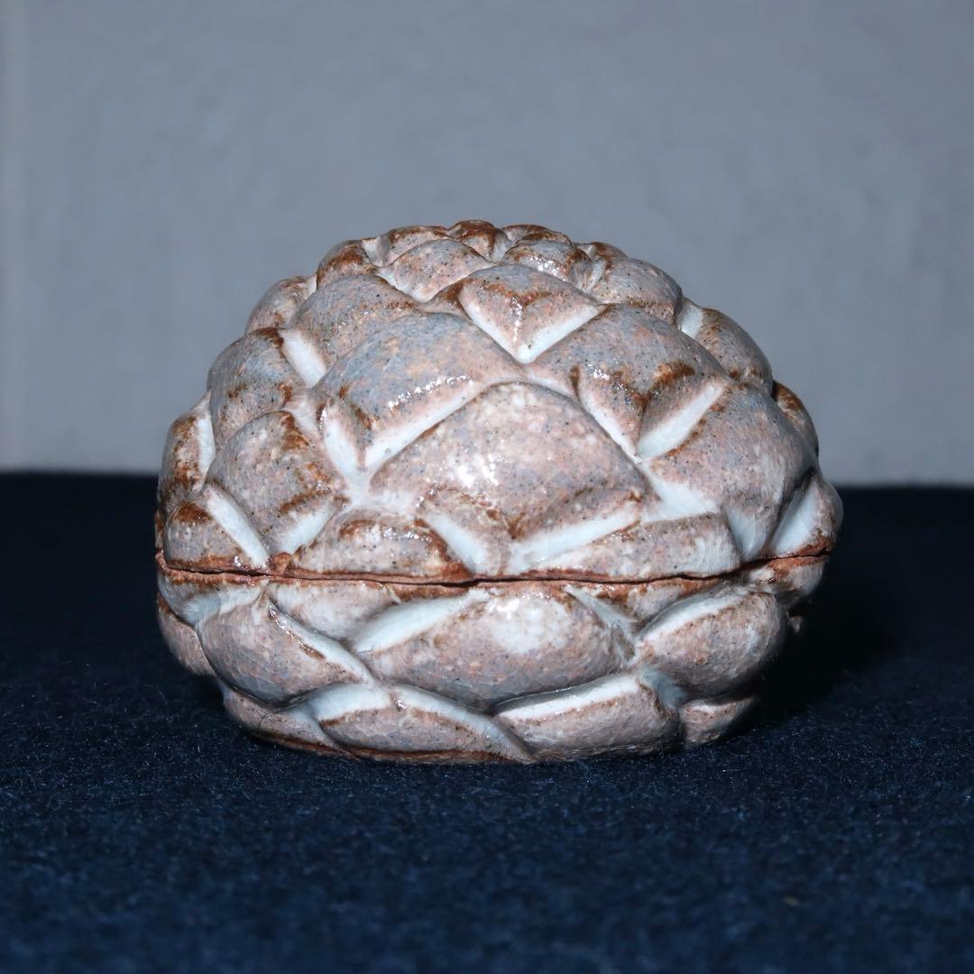 茶道具】12代田原陶兵衛作 萩焼松毬香合