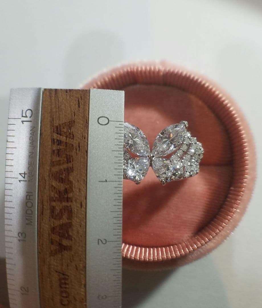 Haruページ！最高級ソナダイヤモンド　3Dバラフライリング