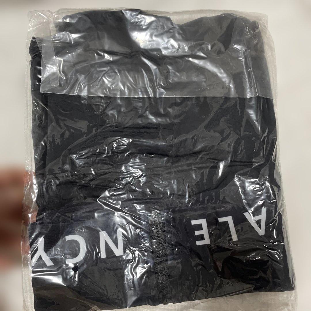 【3日間のみ値下げ！】ALENCY ラッシュガード黒