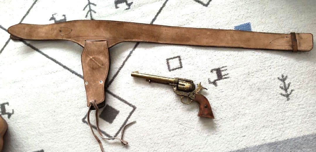 ウエスタン ガンベルト ＆銃(レプリカ)