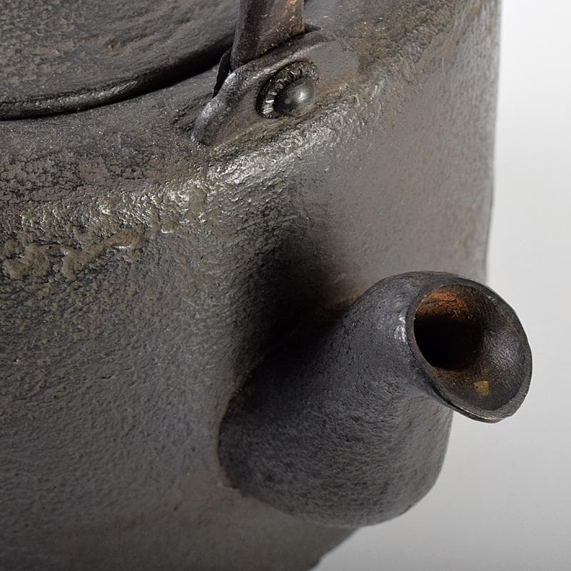 煎茶道具 南部鉄器 金澤雀州造 薄文 筒形 鉄瓶 鉄壷 D R7746 - メルカリ