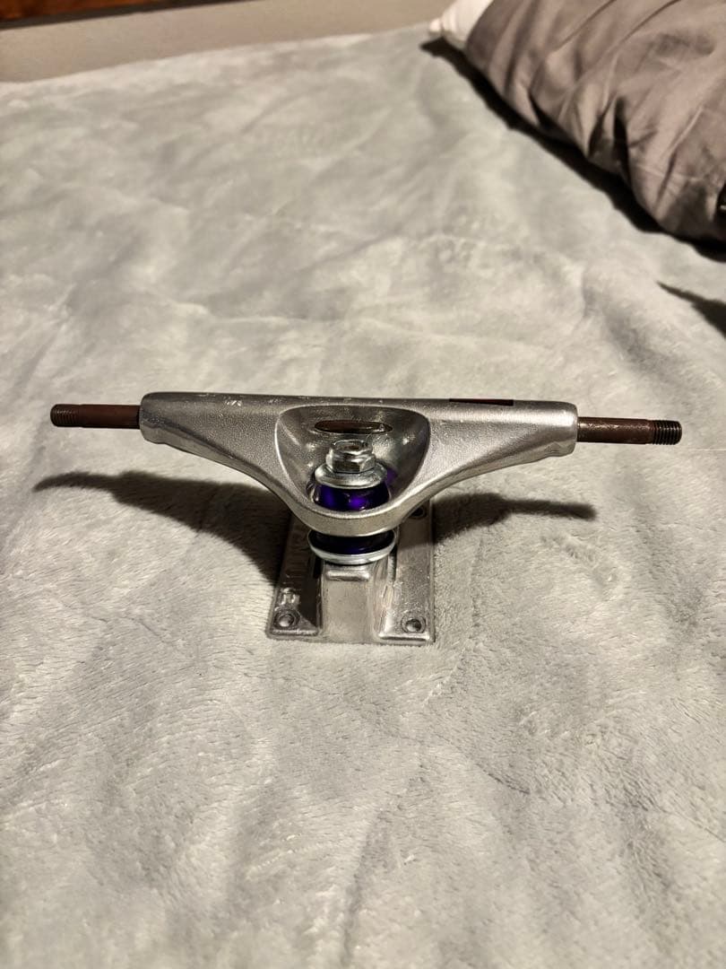 【新品同様】Venture ベンチャートラック V-HOLLOW 5.2 HI