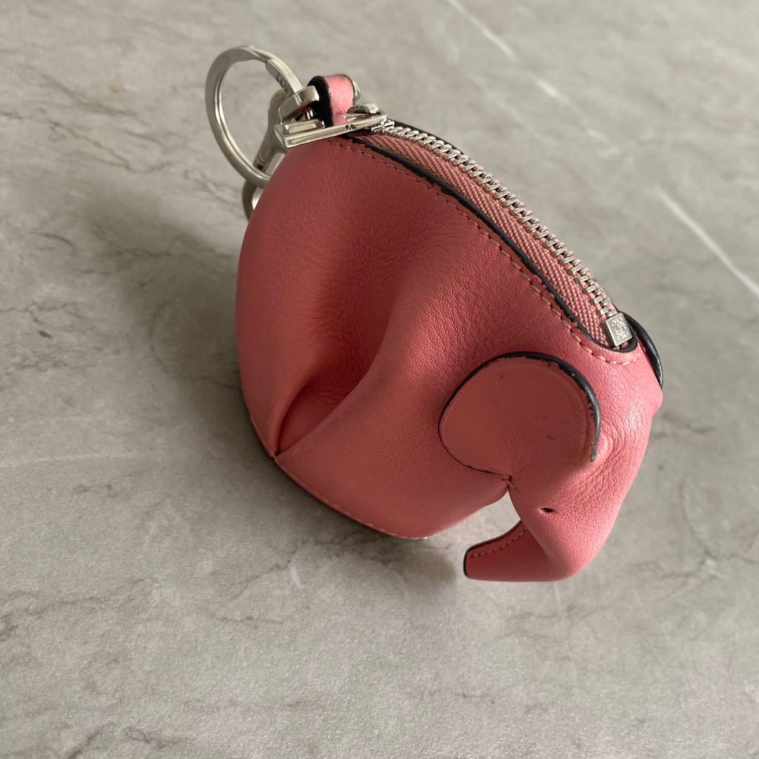 ロエヴェ　エレファント　ケース　チャーム