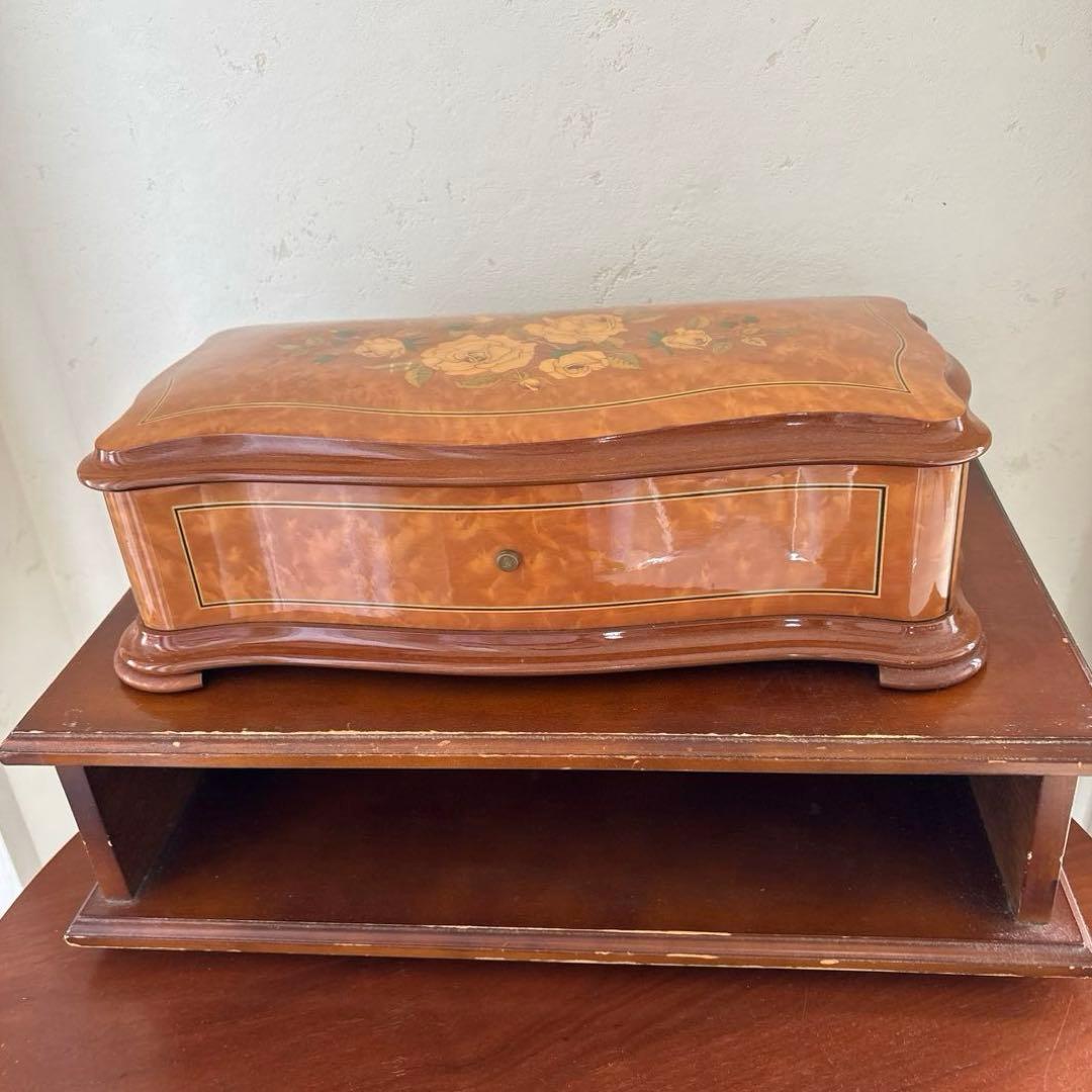 リュージュ　オルゴール　144弁　 白薔薇象嵌　共鳴箱　オルゴール療法 カノン