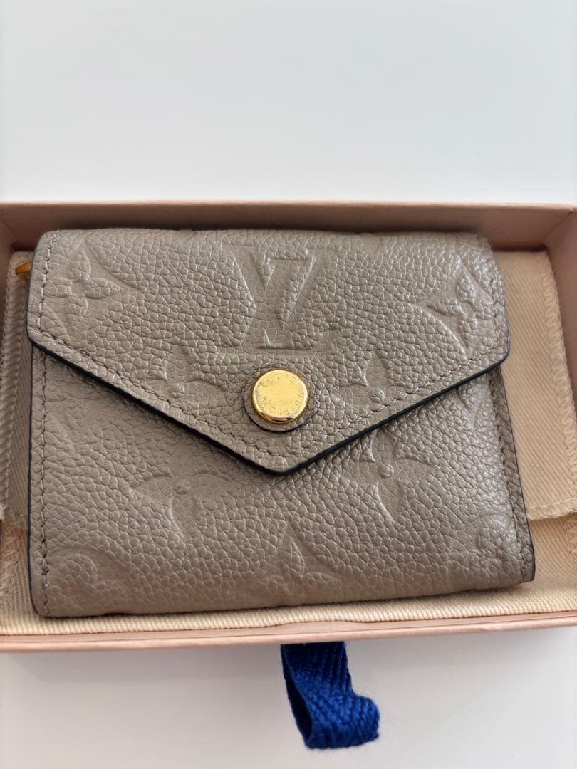 LOUIS VUITTON 三つ折り財布 ポルトフォイユ・ゾエ グレージュ