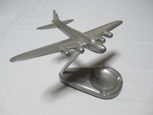 美品 1930年代 アメリカ製◆爆撃機 ボーイングB-17模したオブジェ付き灰皿 美品 1930年代 アメリカ製◇爆撃機 ボーイングB-17模したオブジェ付き