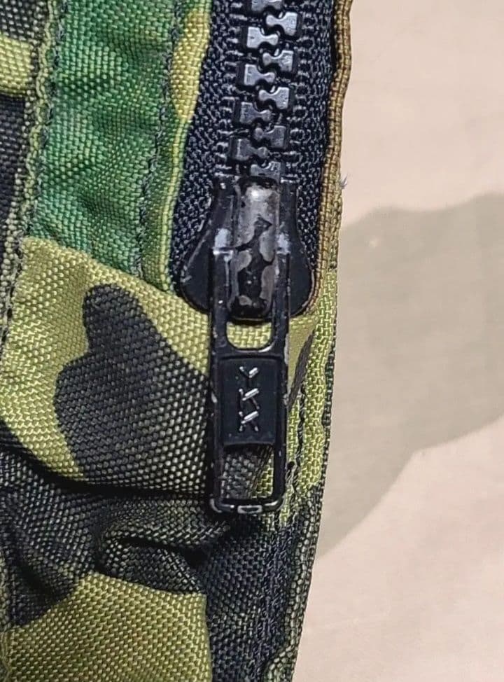 激レア ポイントブランクAVSポーチ 2個セット ウッドランド迷彩 実物