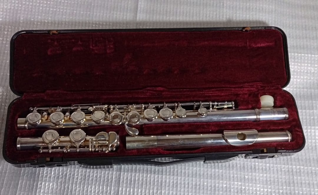 ヤマハ YFL211S フルート Eメカ付き　初心者　吹奏楽