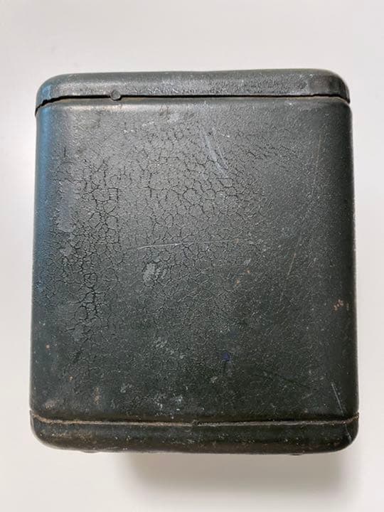 入手困難品！戦前のブリキの金庫の貯金箱