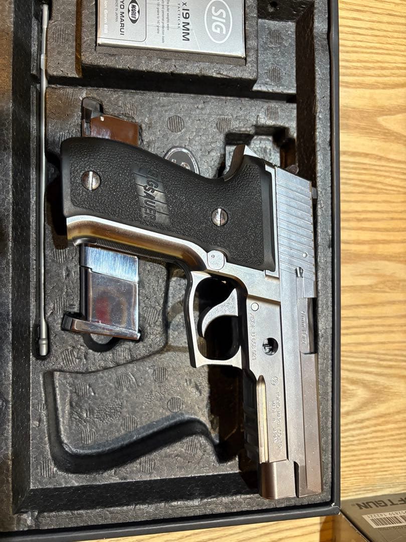 SIG SAUER P226 R クロームステンレス