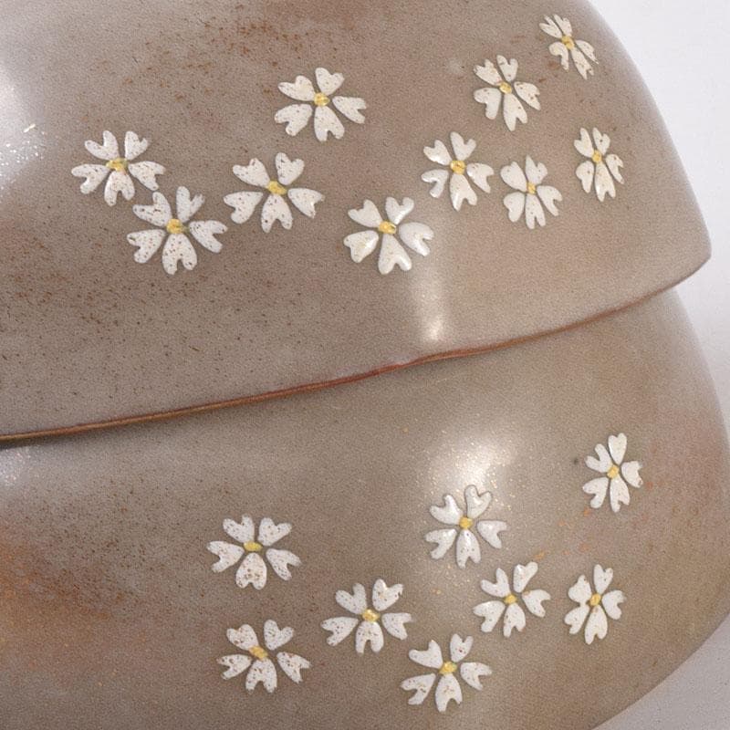 九谷焼　九谷錦盛堂　赤絵金彩　人物文　一對　青粒　花文　酒盃3客　V　R8183