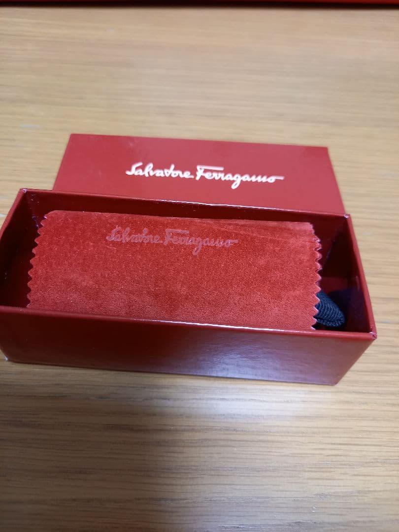 フェラガモ　Salvatore Ferragamo　ヴァラ　バレッタ