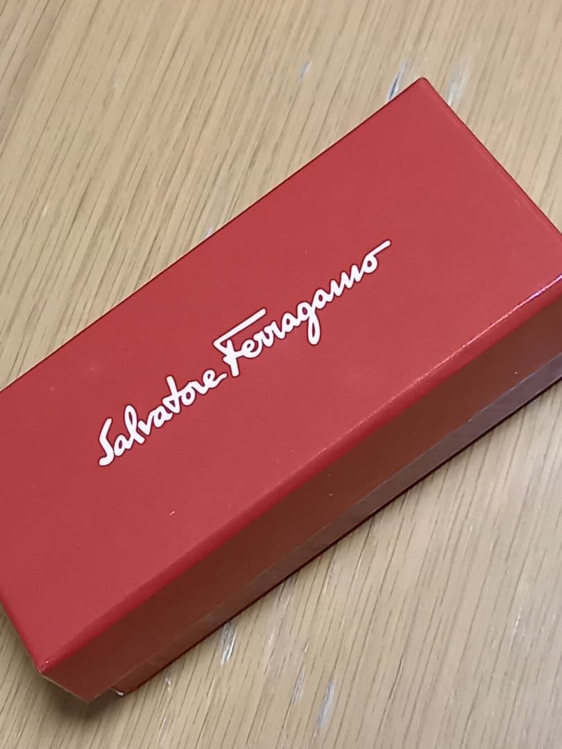 フェラガモ　Salvatore Ferragamo　ヴァラ　バレッタ